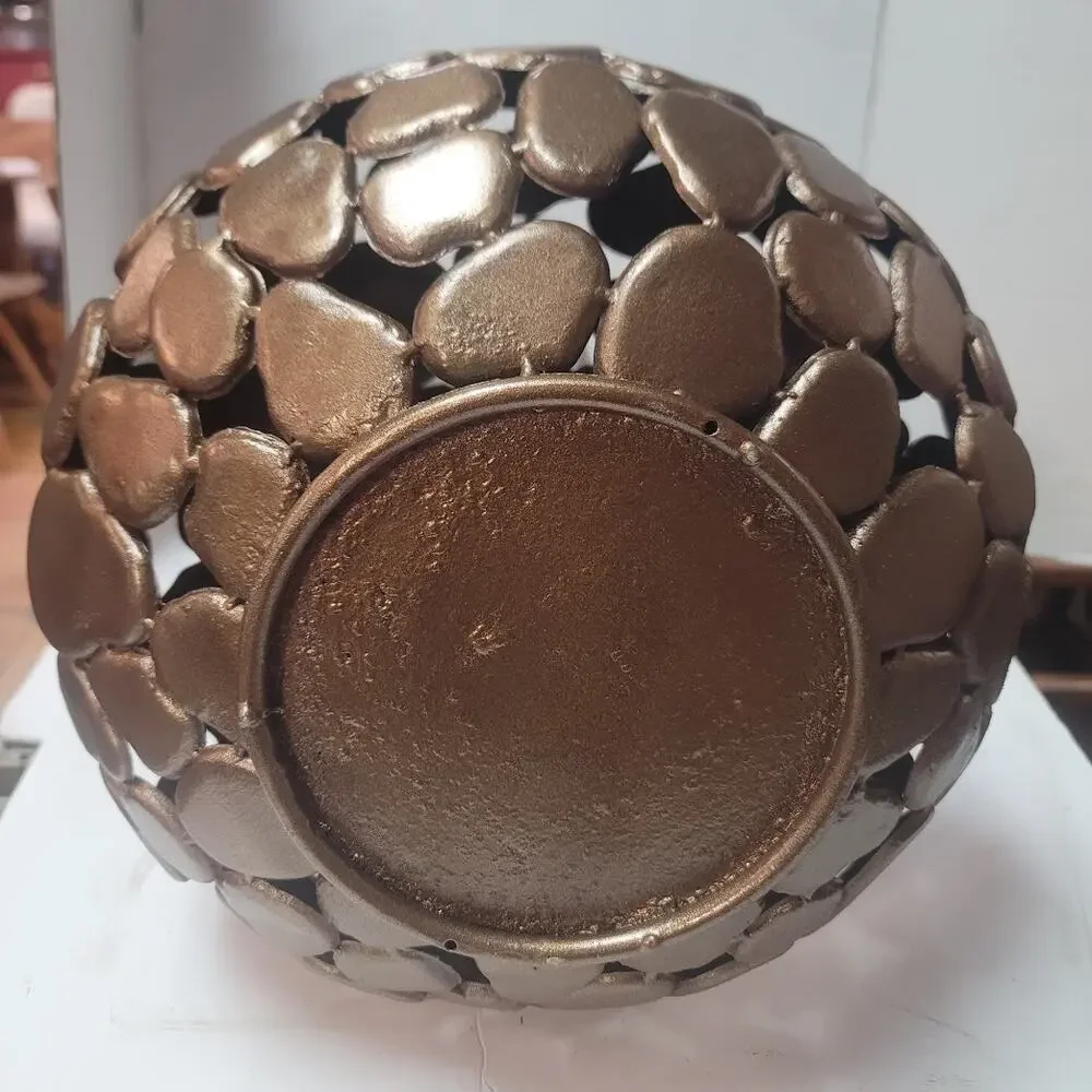 1970s Brutalist Contemporary Modern Large Scale Metal Sculptural Vase - Picture 6 of 7